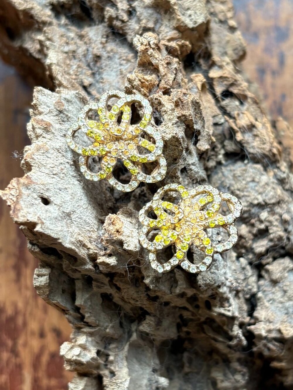vintage clip earrings, 3/$10